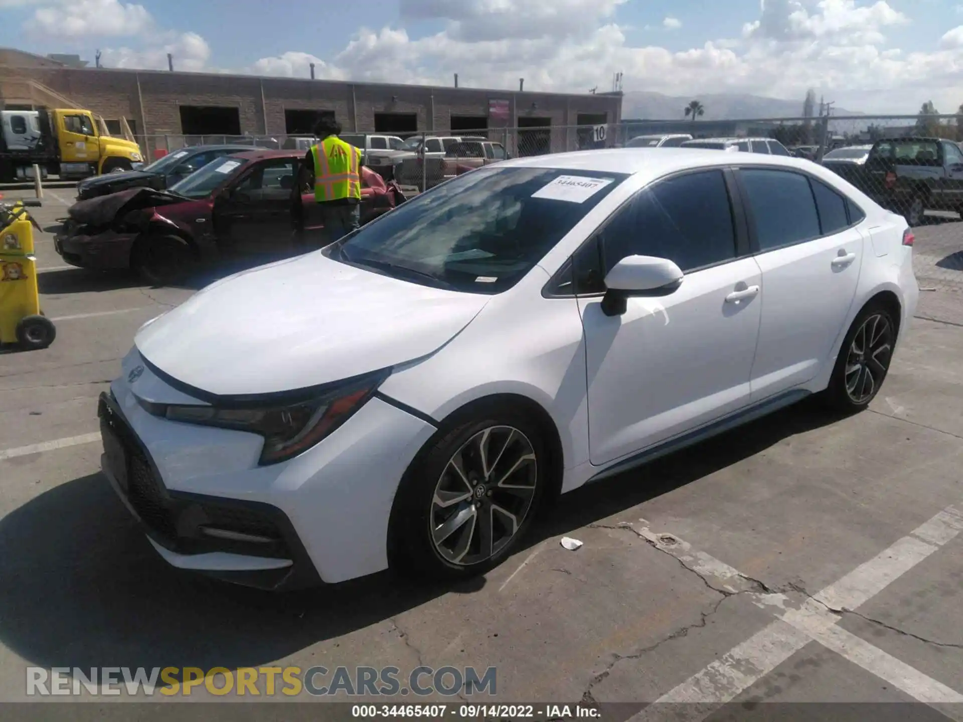 2 Photograph of a damaged car 5YFS4RCE7LP057105 TOYOTA COROLLA 2020
