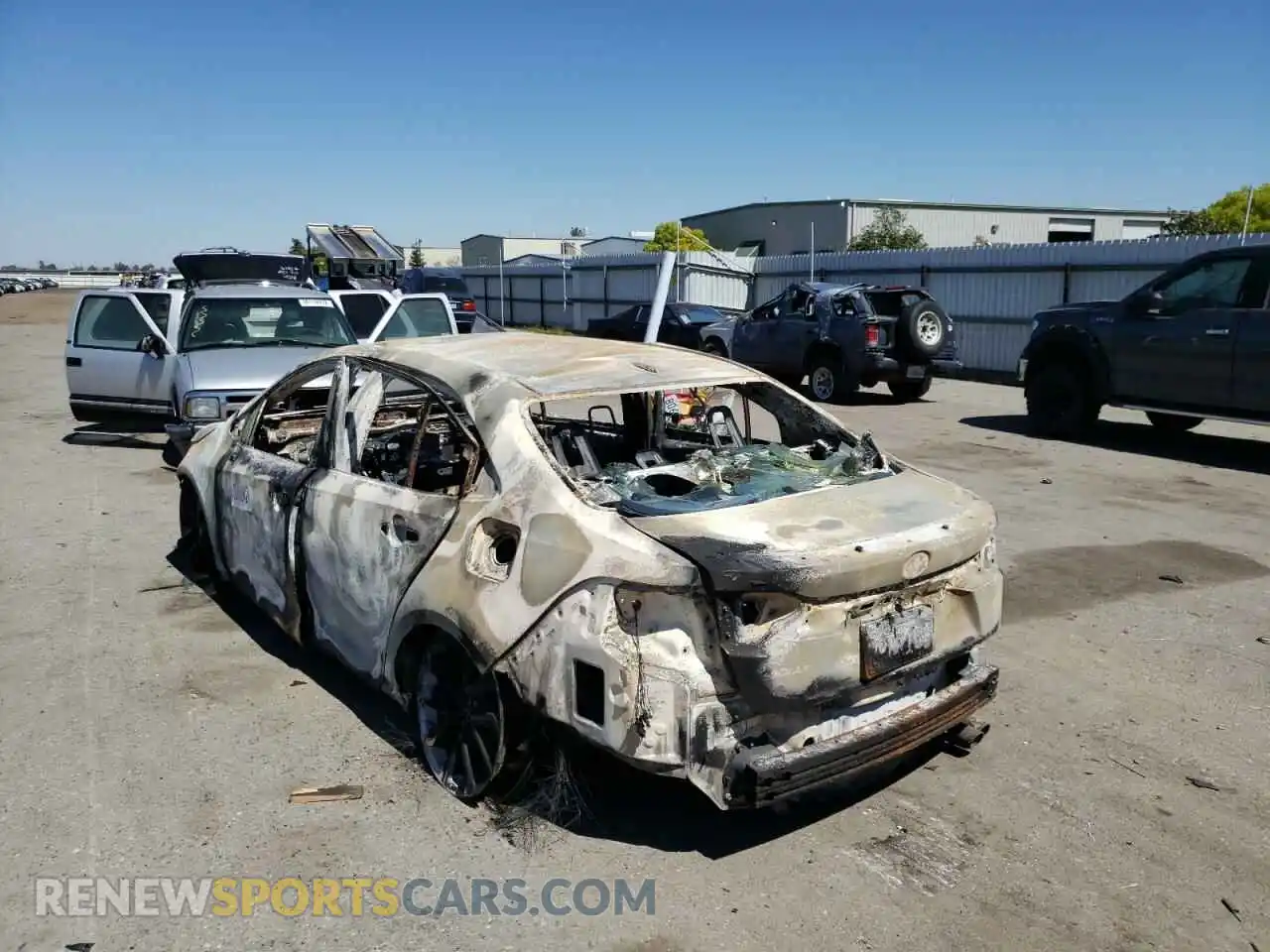 3 Photograph of a damaged car 5YFS4RCE8LP037011 TOYOTA COROLLA 2020