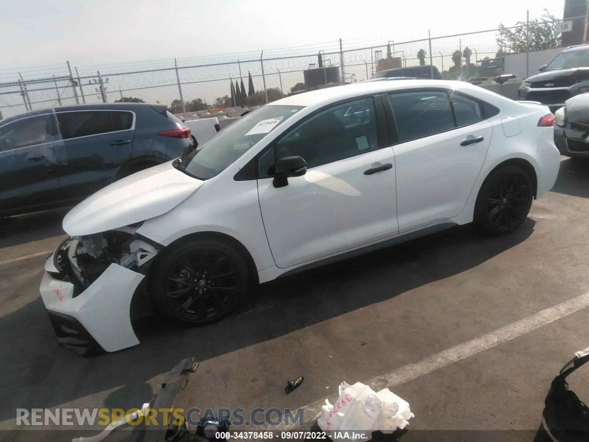 2 Photograph of a damaged car 5YFS4RCE8LP038918 TOYOTA COROLLA 2020