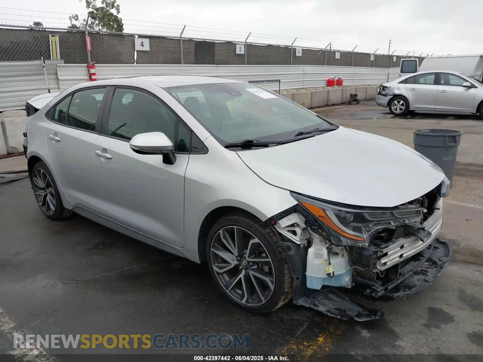 1 Photograph of a damaged car 5YFS4RCE8LP052138 TOYOTA COROLLA 2020
