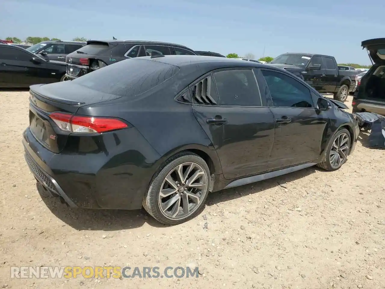 3 Photograph of a damaged car 5YFS4RCE8LP053354 TOYOTA COROLLA 2020