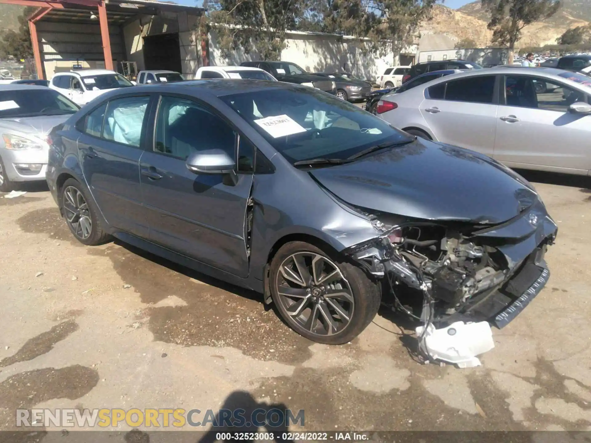 1 Photograph of a damaged car 5YFS4RCE8LP055492 TOYOTA COROLLA 2020