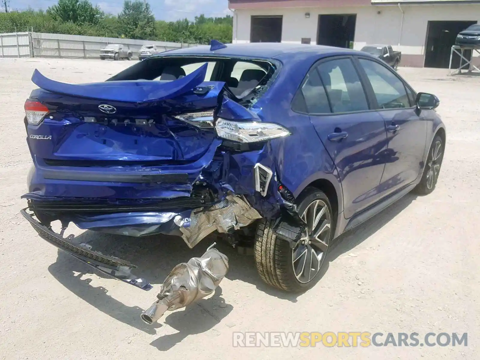 4 Photograph of a damaged car 5YFS4RCE9LP005684 TOYOTA COROLLA 2020