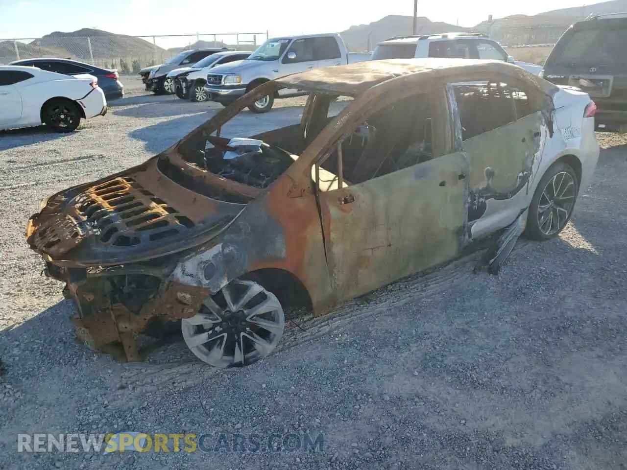 1 Photograph of a damaged car 5YFS4RCE9LP014966 TOYOTA COROLLA 2020