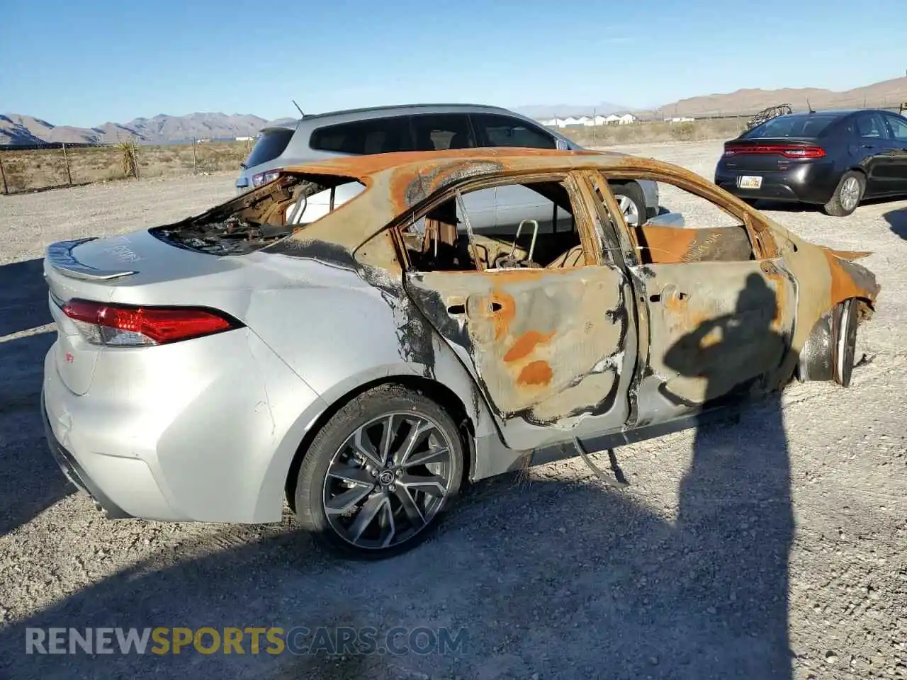3 Photograph of a damaged car 5YFS4RCE9LP014966 TOYOTA COROLLA 2020