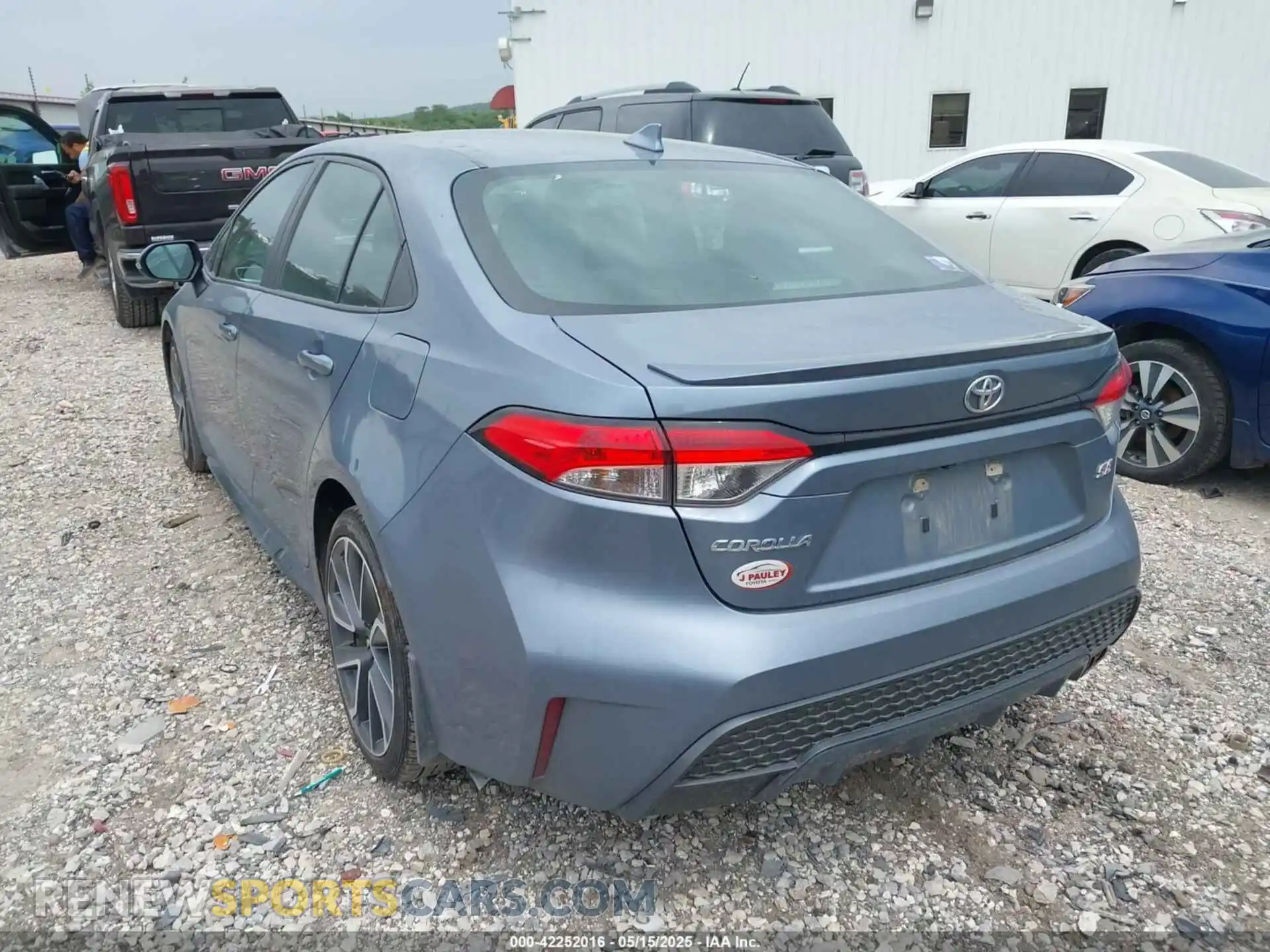 3 Photograph of a damaged car 5YFS4RCE9LP023215 TOYOTA COROLLA 2020