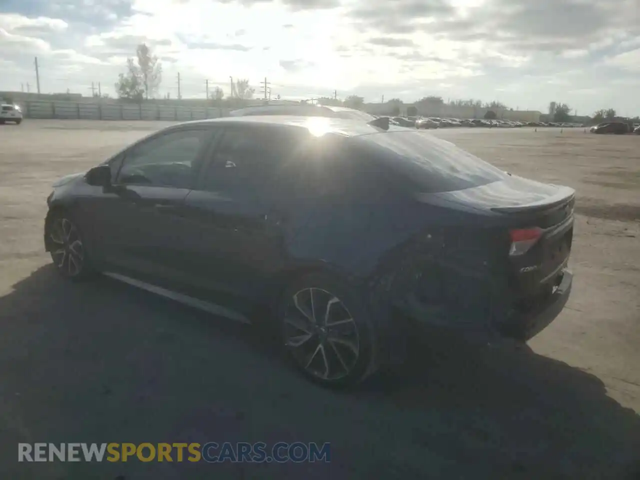 2 Photograph of a damaged car 5YFS4RCE9LP026096 TOYOTA COROLLA 2020
