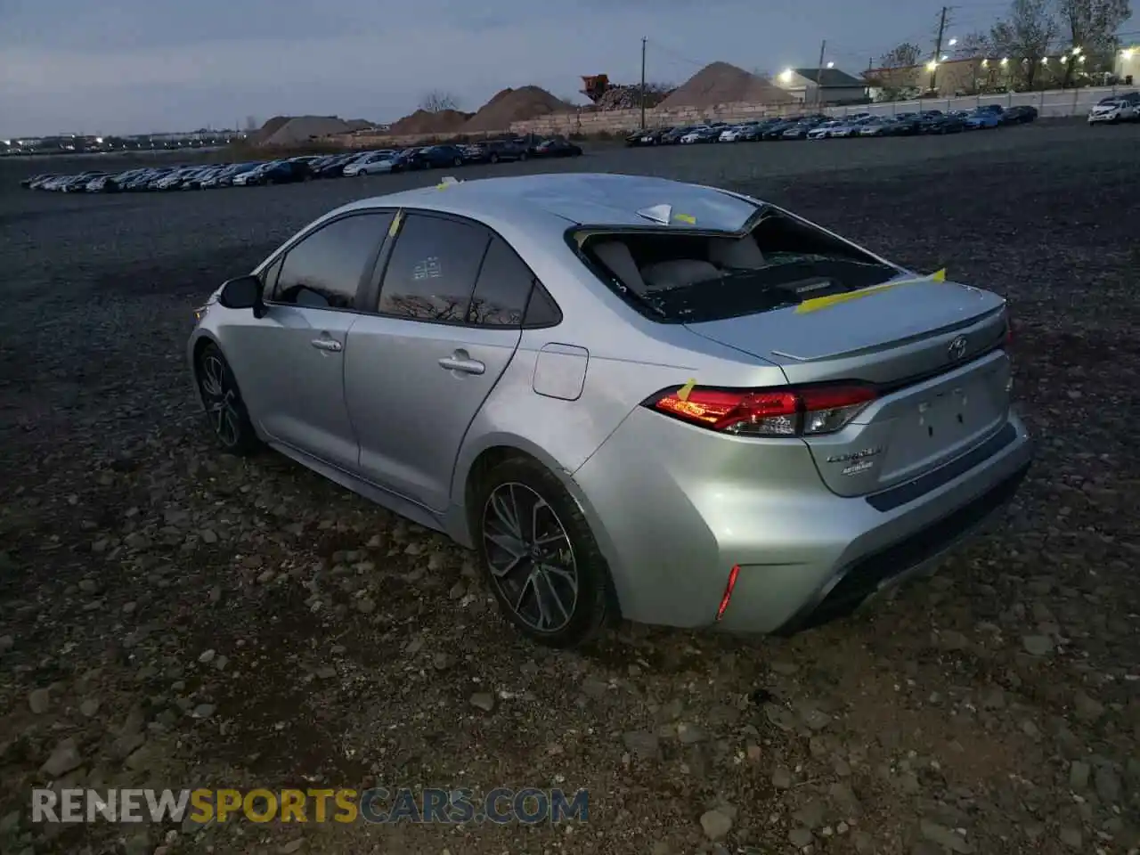 2 Photograph of a damaged car 5YFS4RCE9LP028429 TOYOTA COROLLA 2020