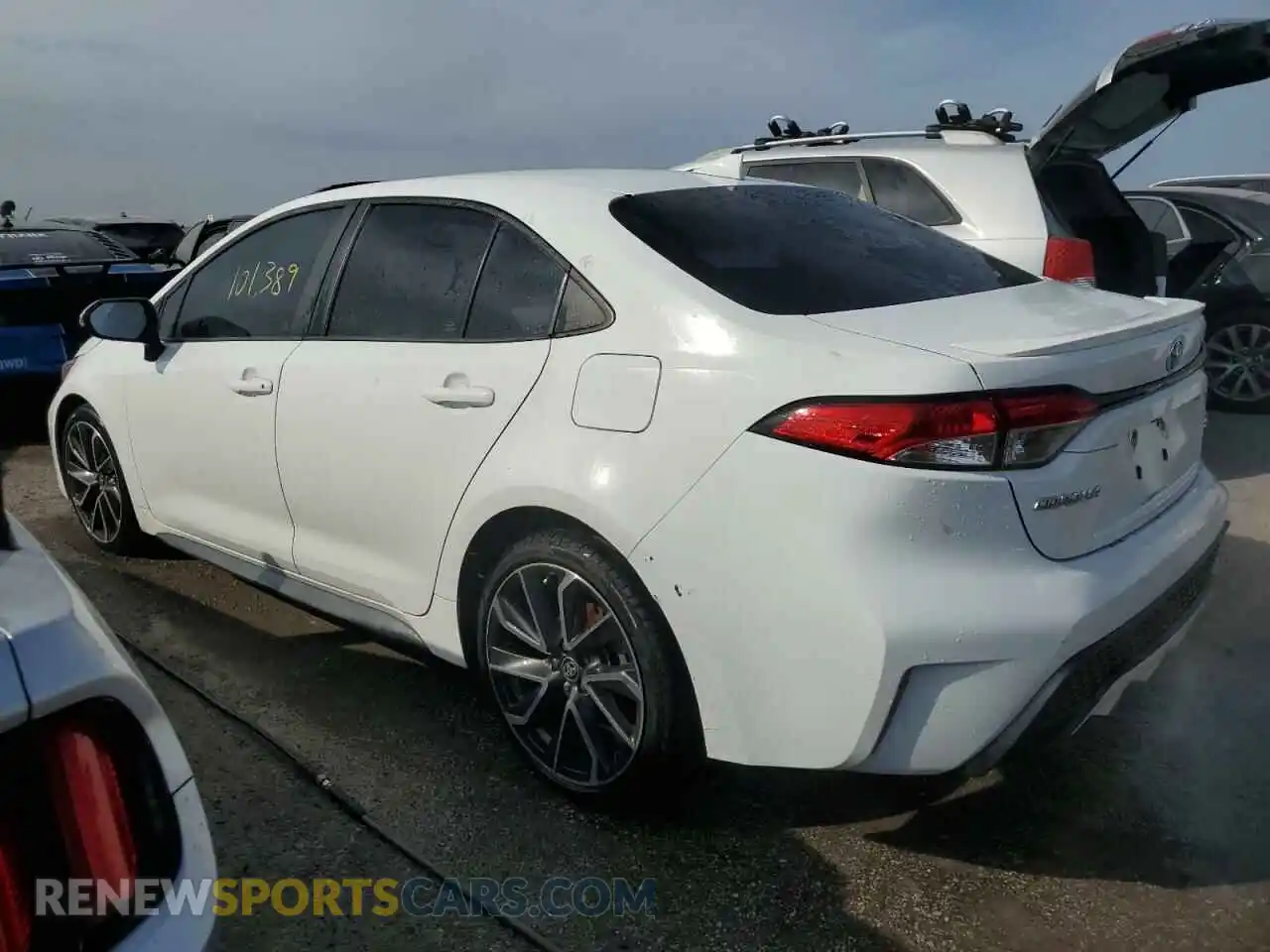 2 fotografías del automóvil dañado 5YFS4RCEXLP047846 TOYOTA COROLLA 2020