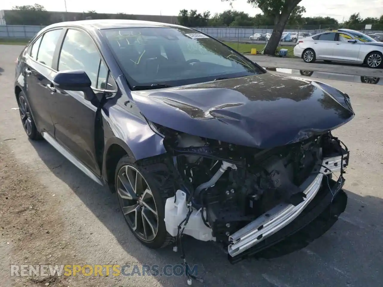 1 Photograph of a damaged car 5YFT4RCE0LP045866 TOYOTA COROLLA 2020
