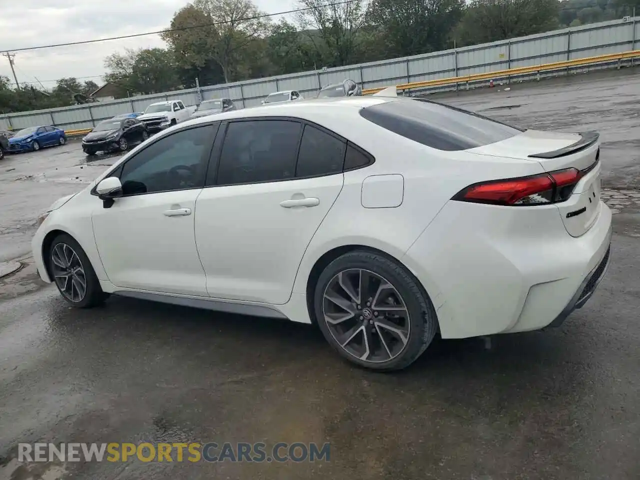 2 Photograph of a damaged car 5YFT4RCE3LP028978 TOYOTA COROLLA 2020