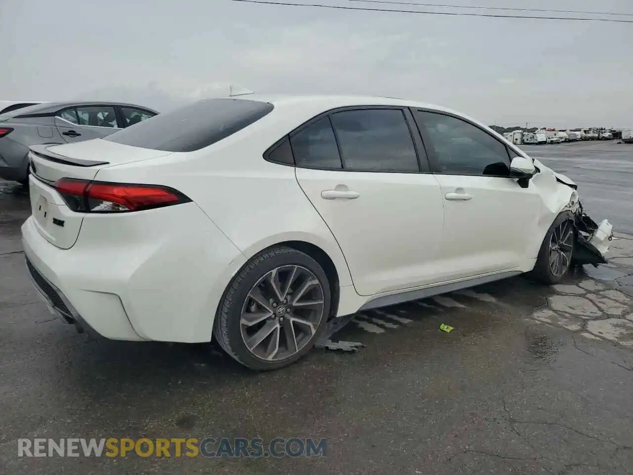 3 Photograph of a damaged car 5YFT4RCE3LP028978 TOYOTA COROLLA 2020