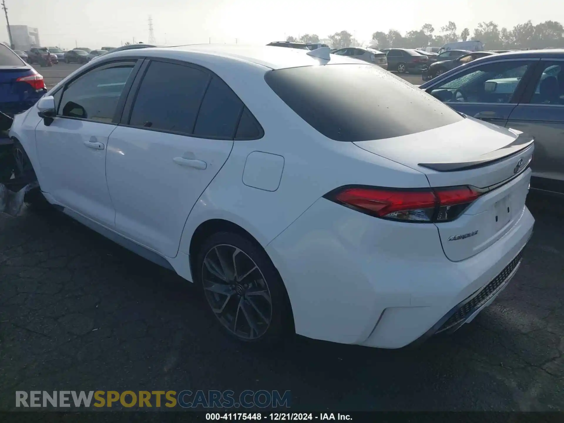 3 Photograph of a damaged car 5YFT4RCE3LP032979 TOYOTA COROLLA 2020