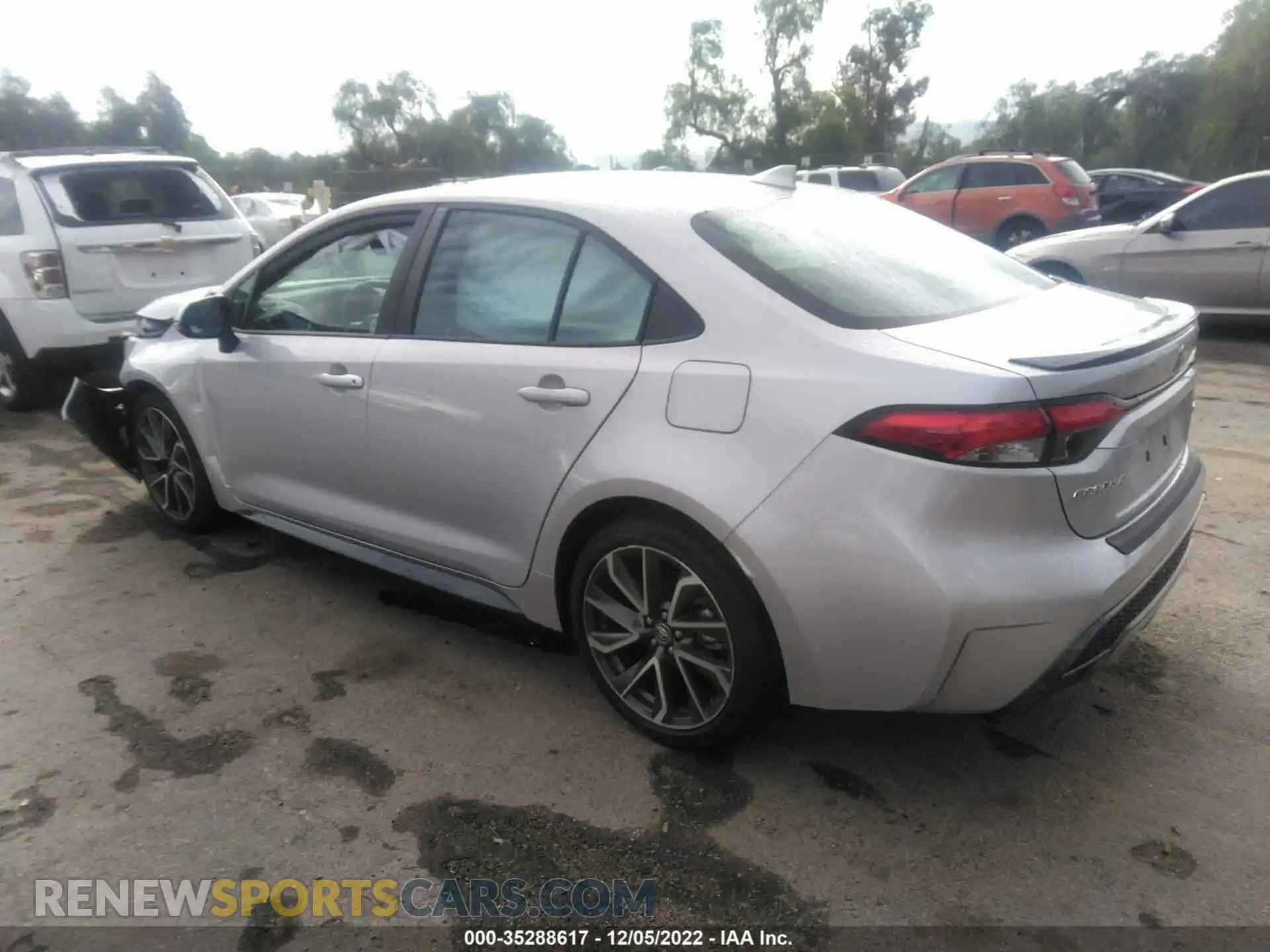 3 Photograph of a damaged car 5YFT4RCE3LP050768 TOYOTA COROLLA 2020