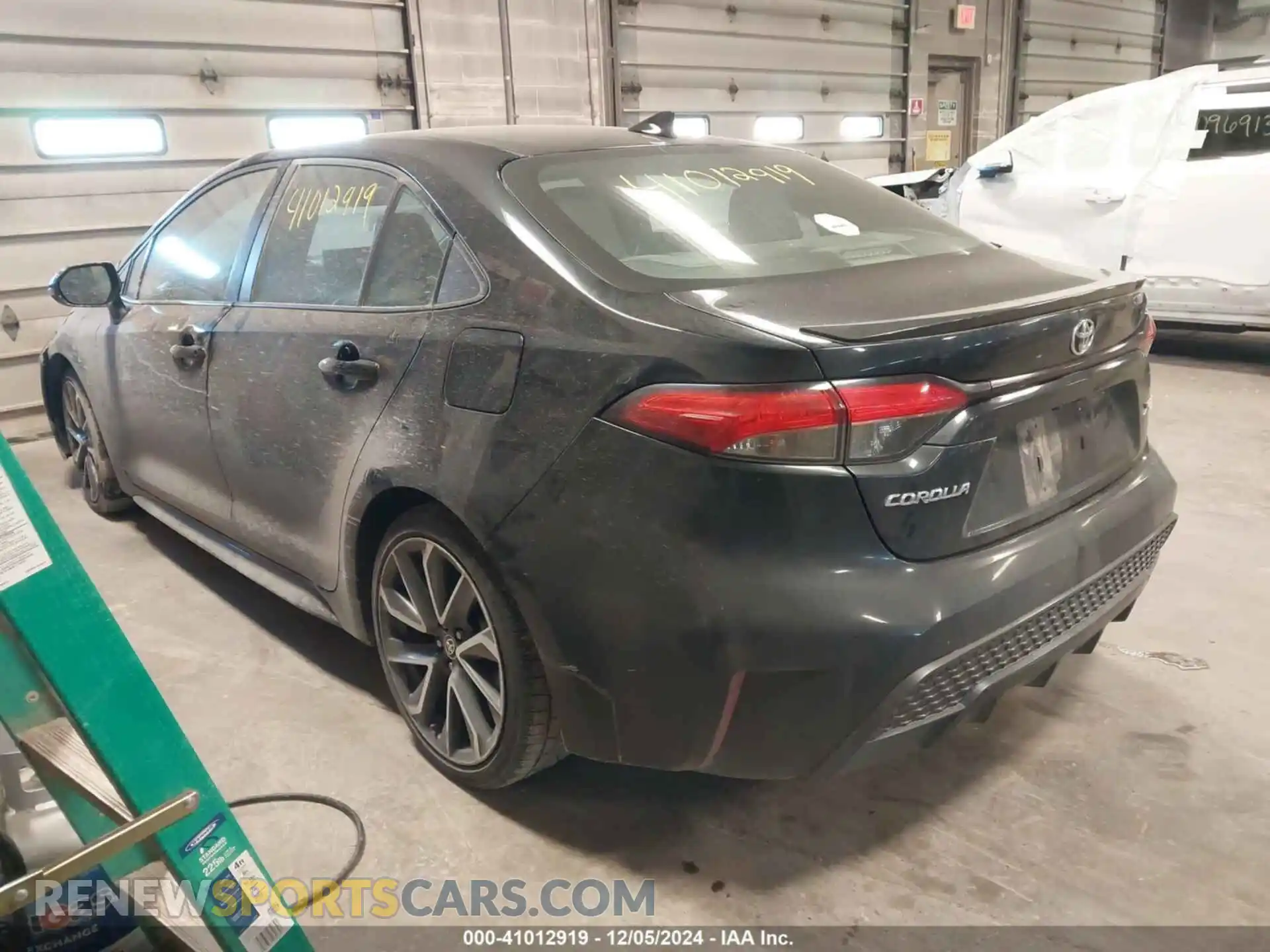 3 Photograph of a damaged car 5YFT4RCE7LP047856 TOYOTA COROLLA 2020