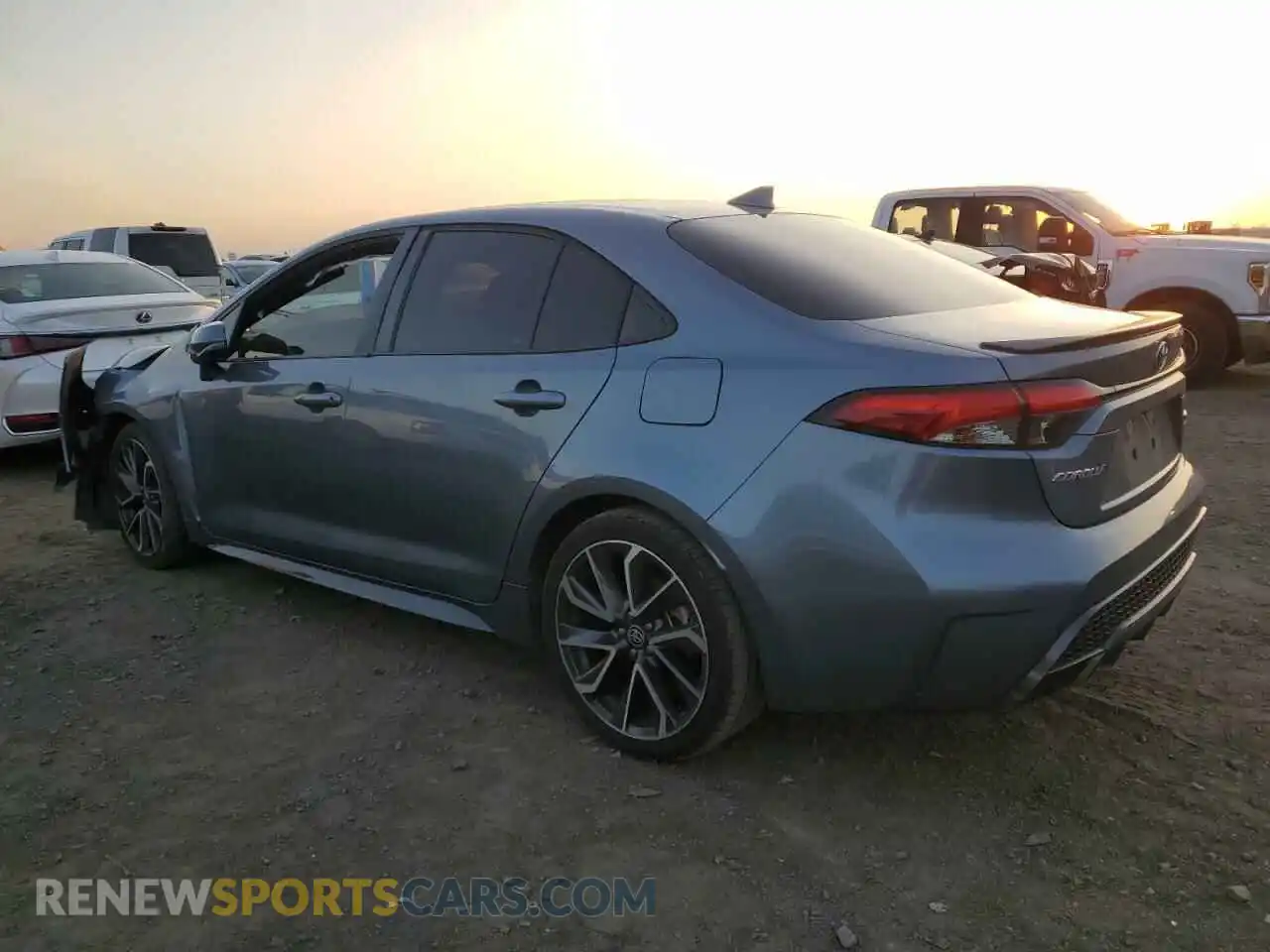2 Photograph of a damaged car 5YFT4RCE9LP047051 TOYOTA COROLLA 2020