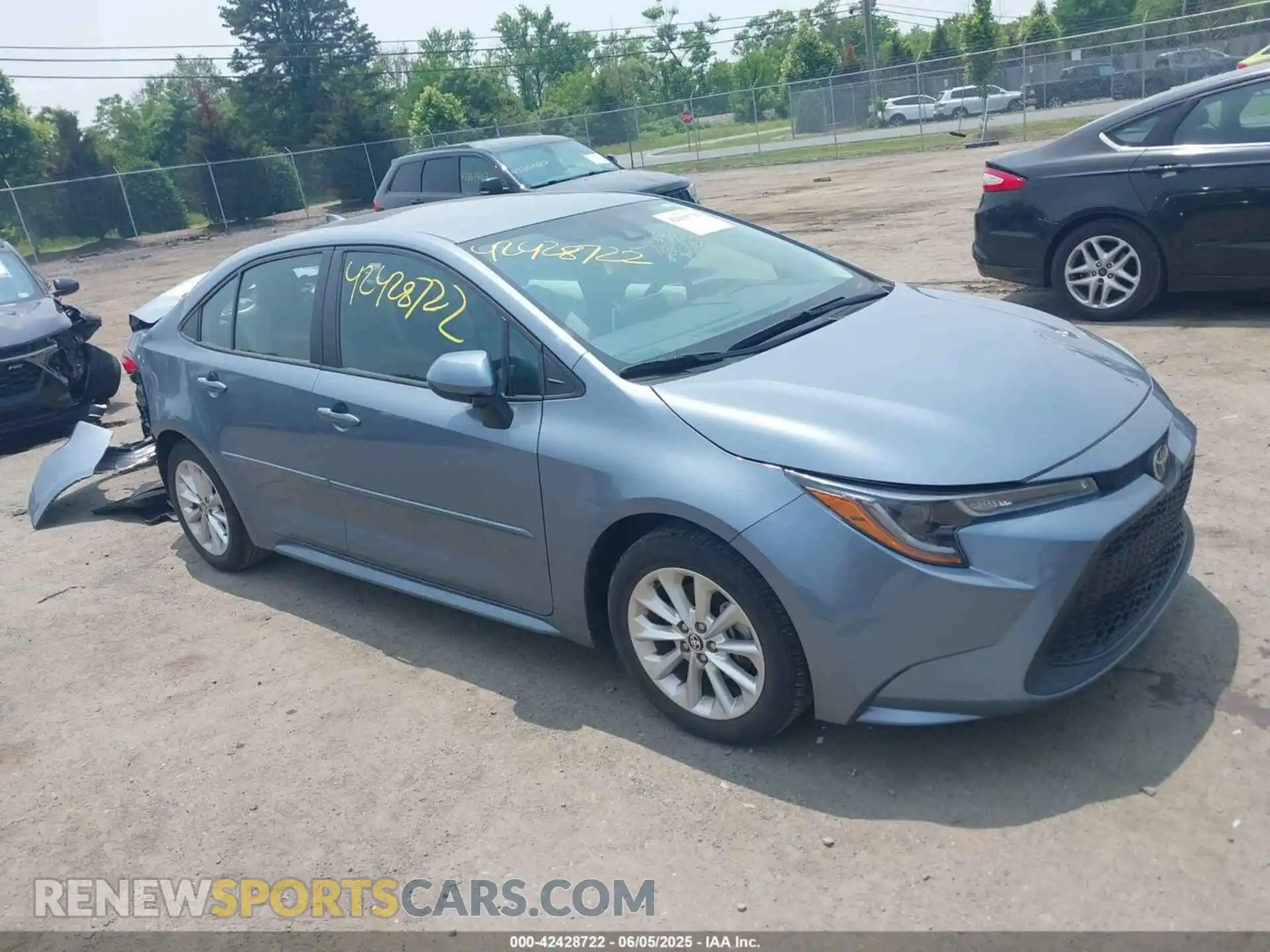 1 Photograph of a damaged car 5YFVPRAE4LP093115 TOYOTA COROLLA 2020