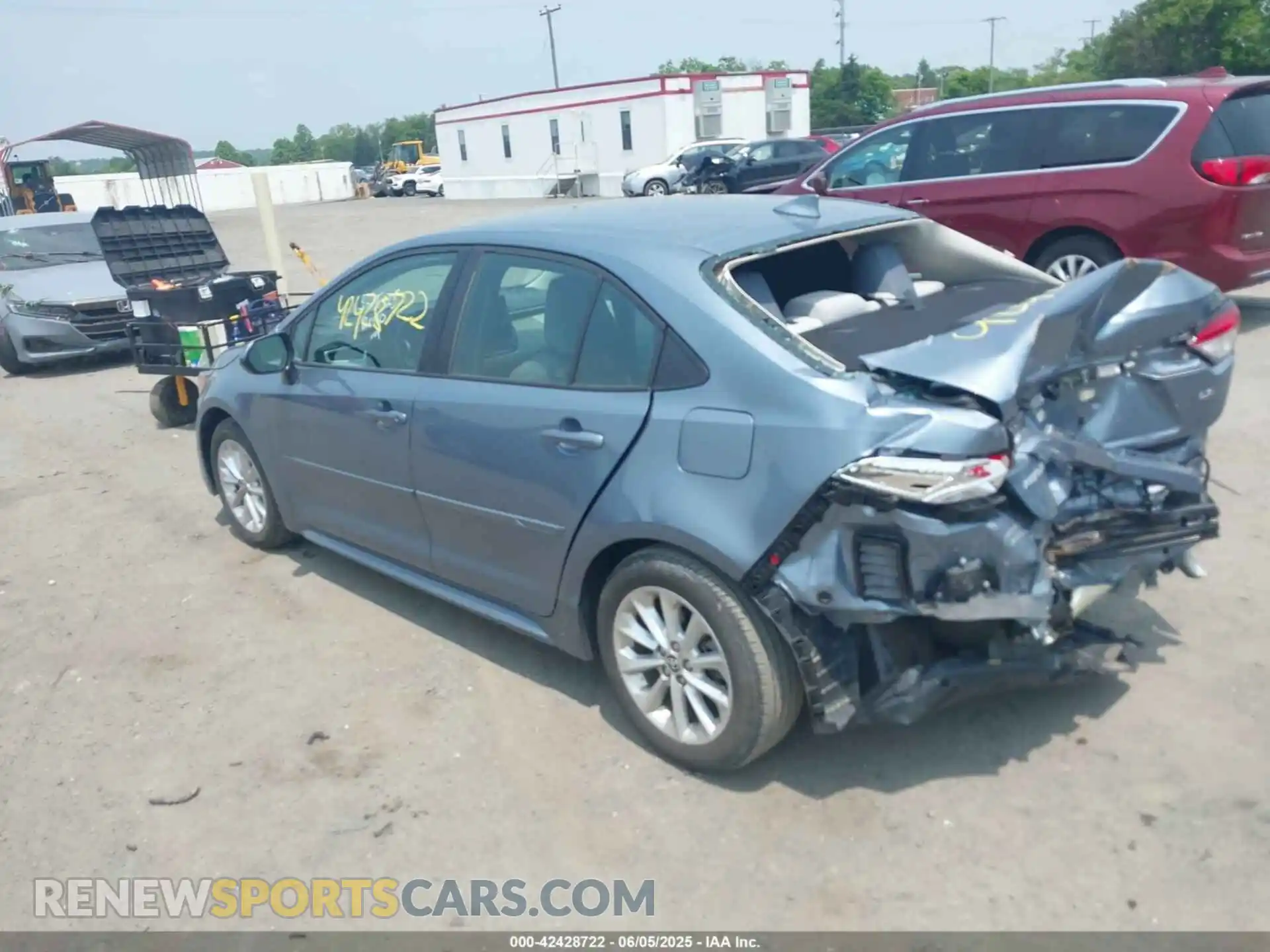 3 Photograph of a damaged car 5YFVPRAE4LP093115 TOYOTA COROLLA 2020