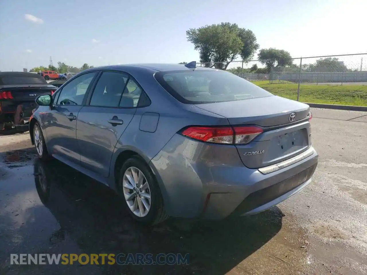 3 Photograph of a damaged car 5YFVPRAE5LP115297 TOYOTA COROLLA 2020