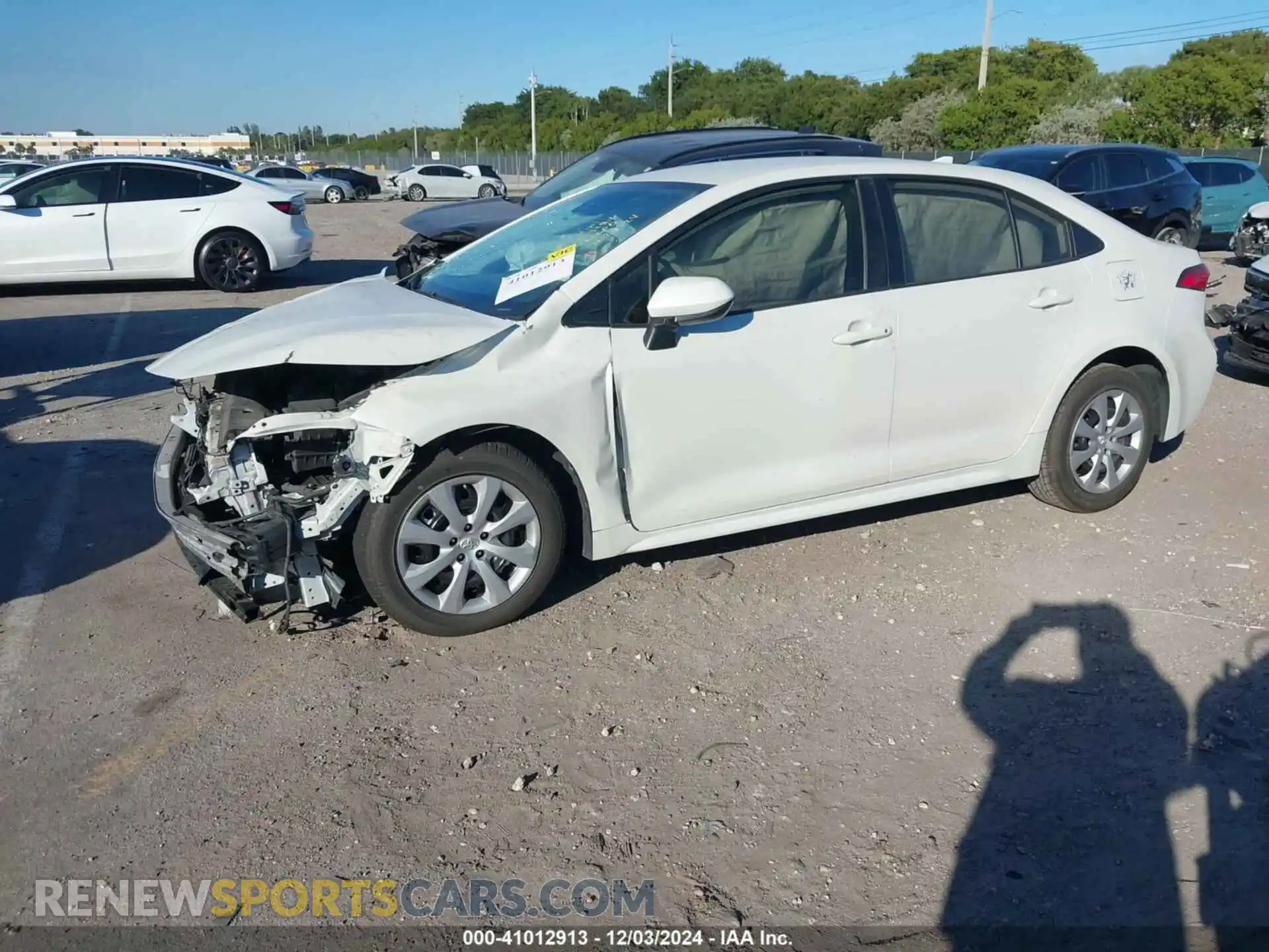 2 Photograph of a damaged car JTDEPRAE0LJ018948 TOYOTA COROLLA 2020