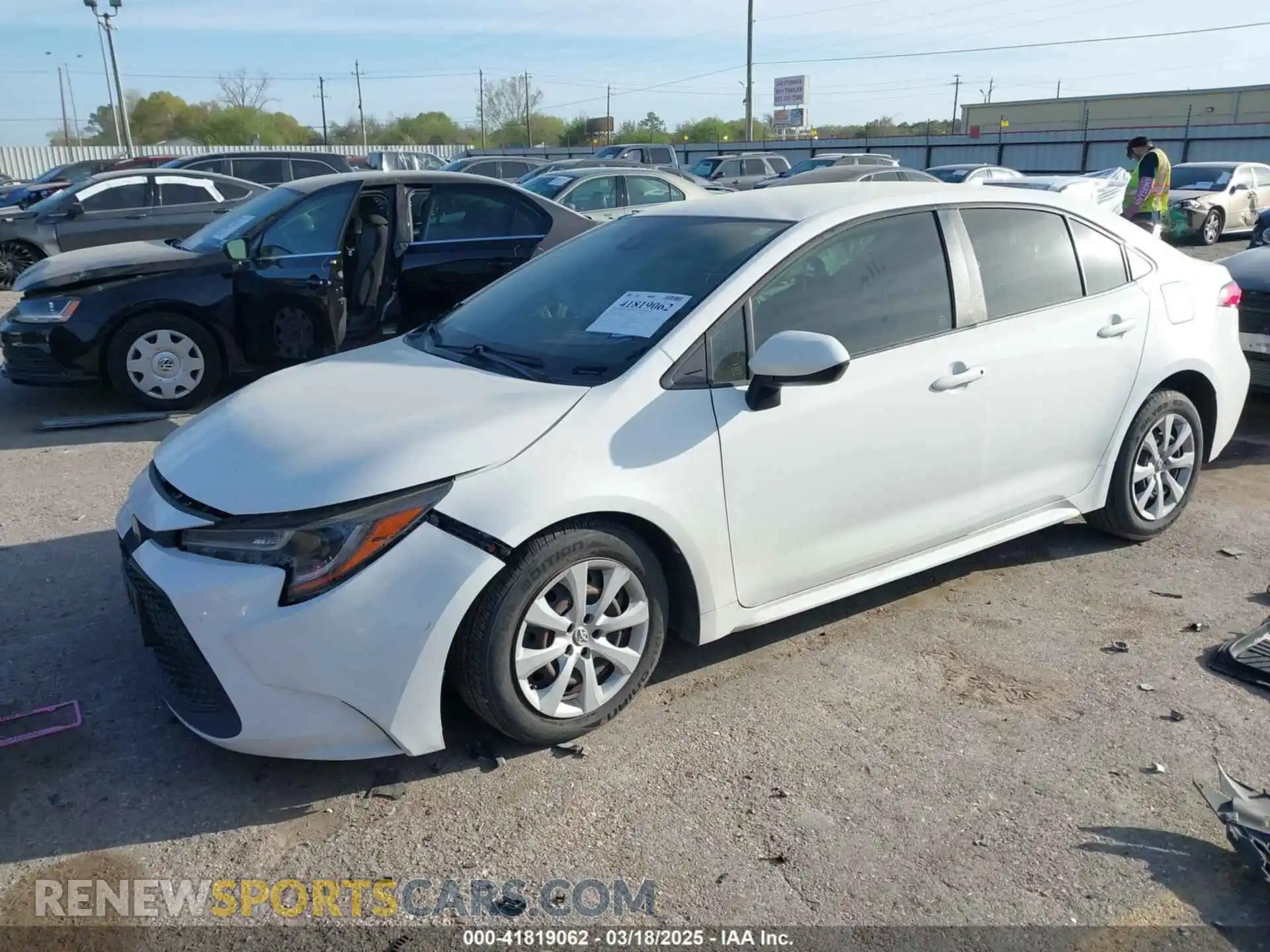 2 Photograph of a damaged car JTDEPRAE1LJ036682 TOYOTA COROLLA 2020