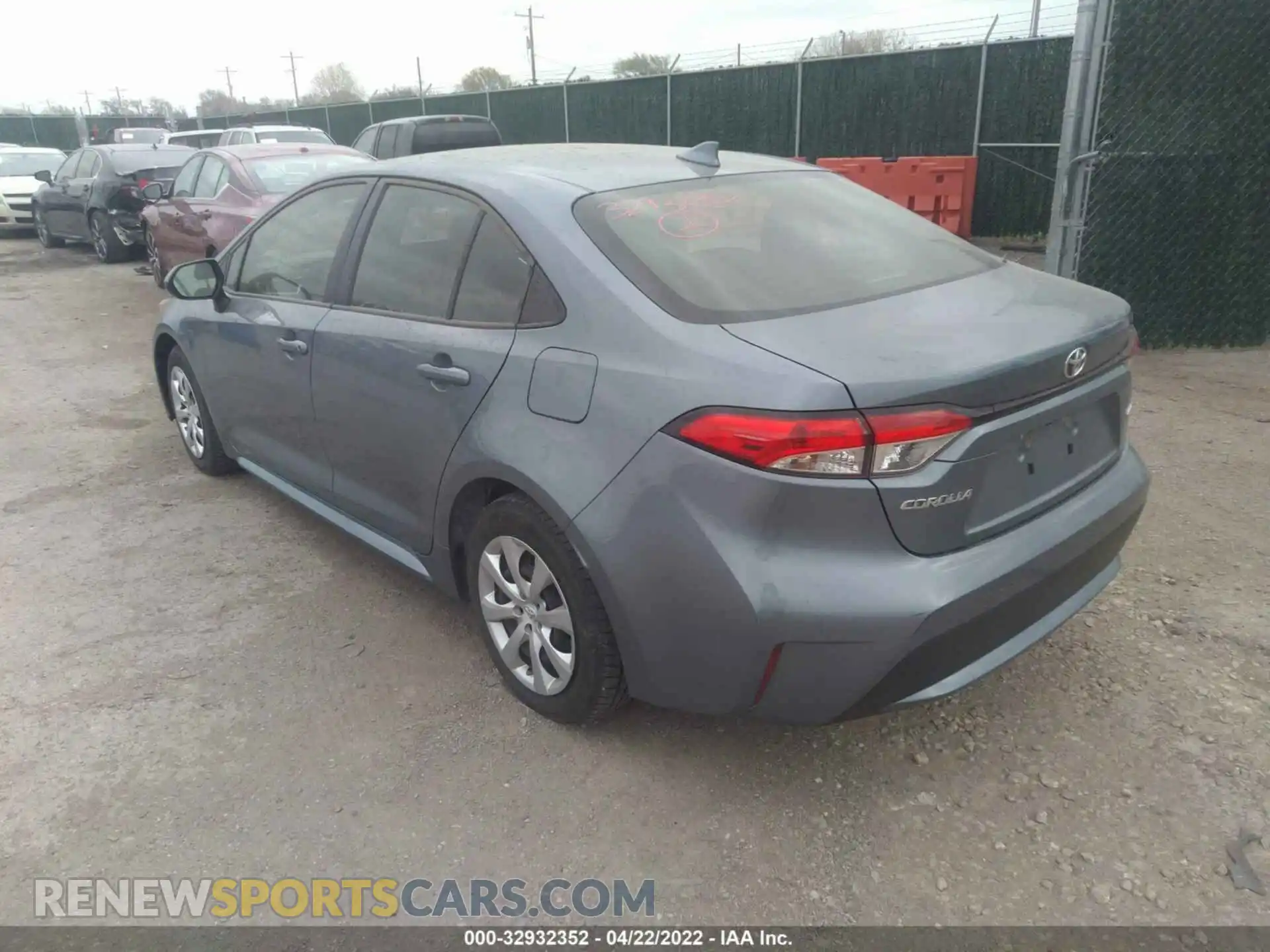 3 fotografías del automóvil dañado JTDEPRAE2LJ100017 TOYOTA COROLLA 2020