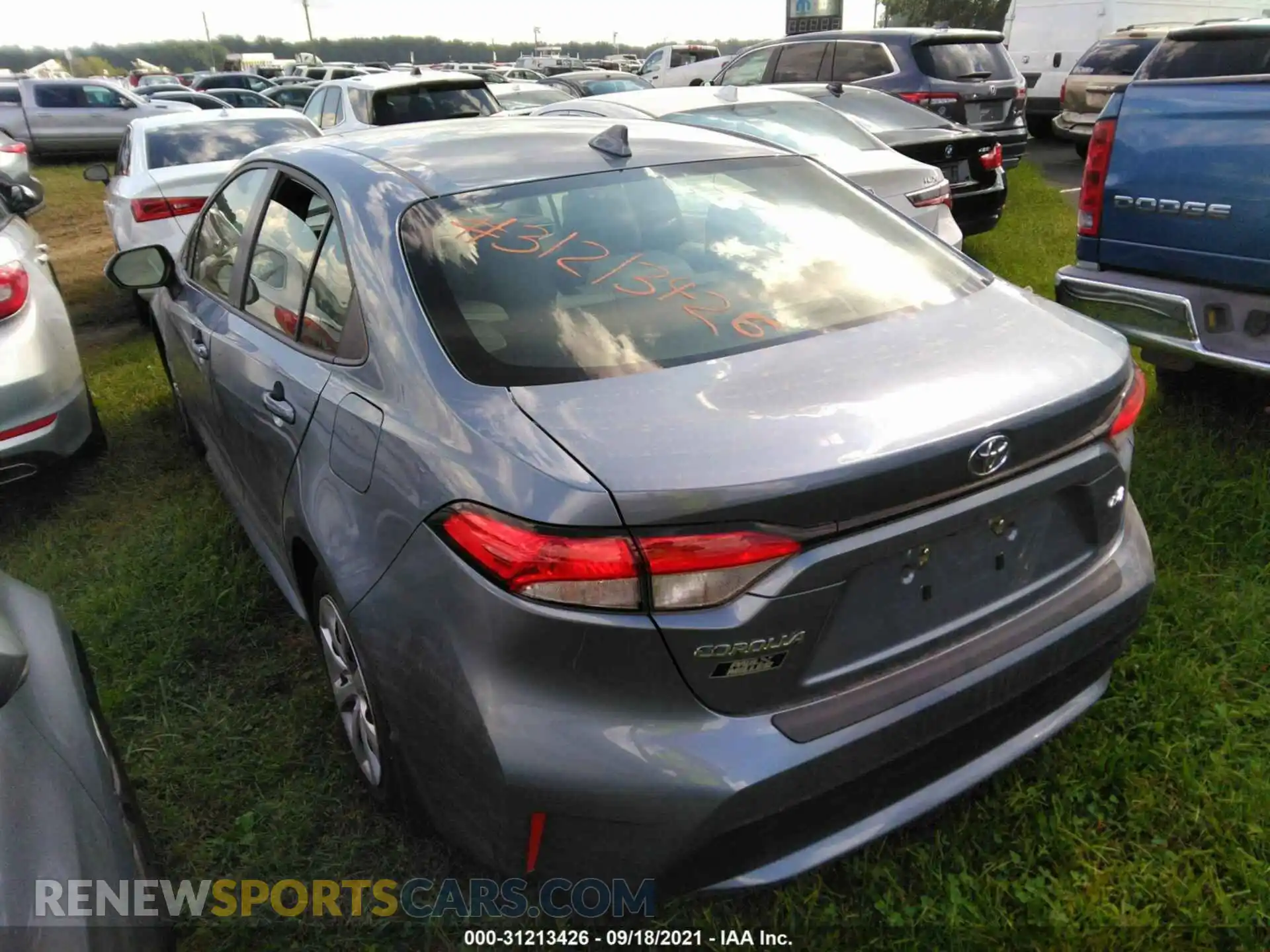 3 Фотография поврежденного автомобиля JTDEPRAE2LJ115357 TOYOTA COROLLA 2020