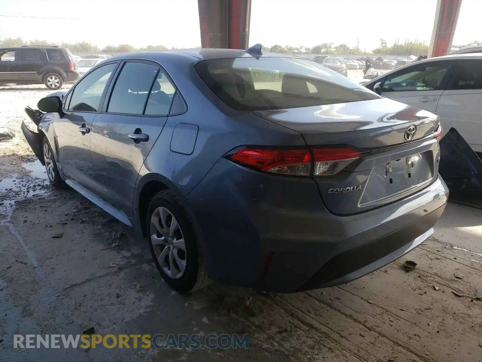 3 Фотография поврежденного автомобиля JTDEPRAE3LJ035792 TOYOTA COROLLA 2020