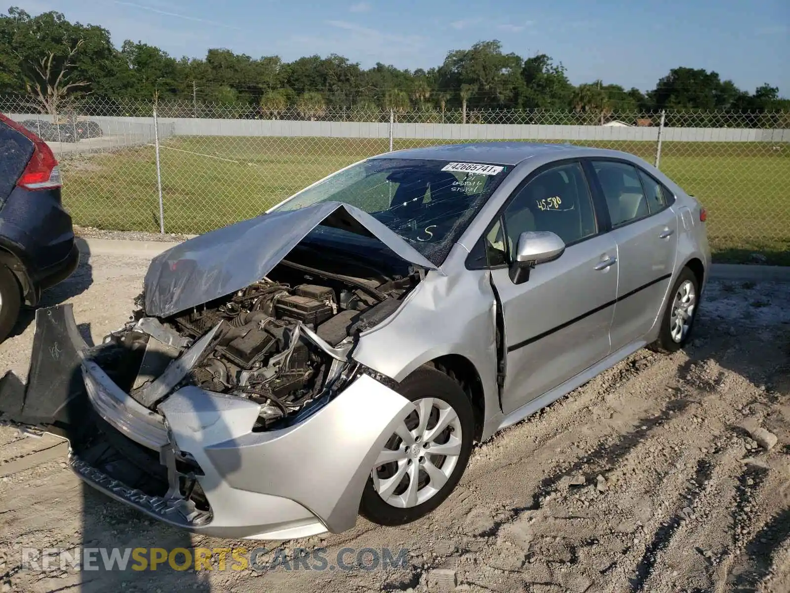 2 fotografías del automóvil dañado JTDEPRAE4LJ009007 TOYOTA COROLLA 2020
