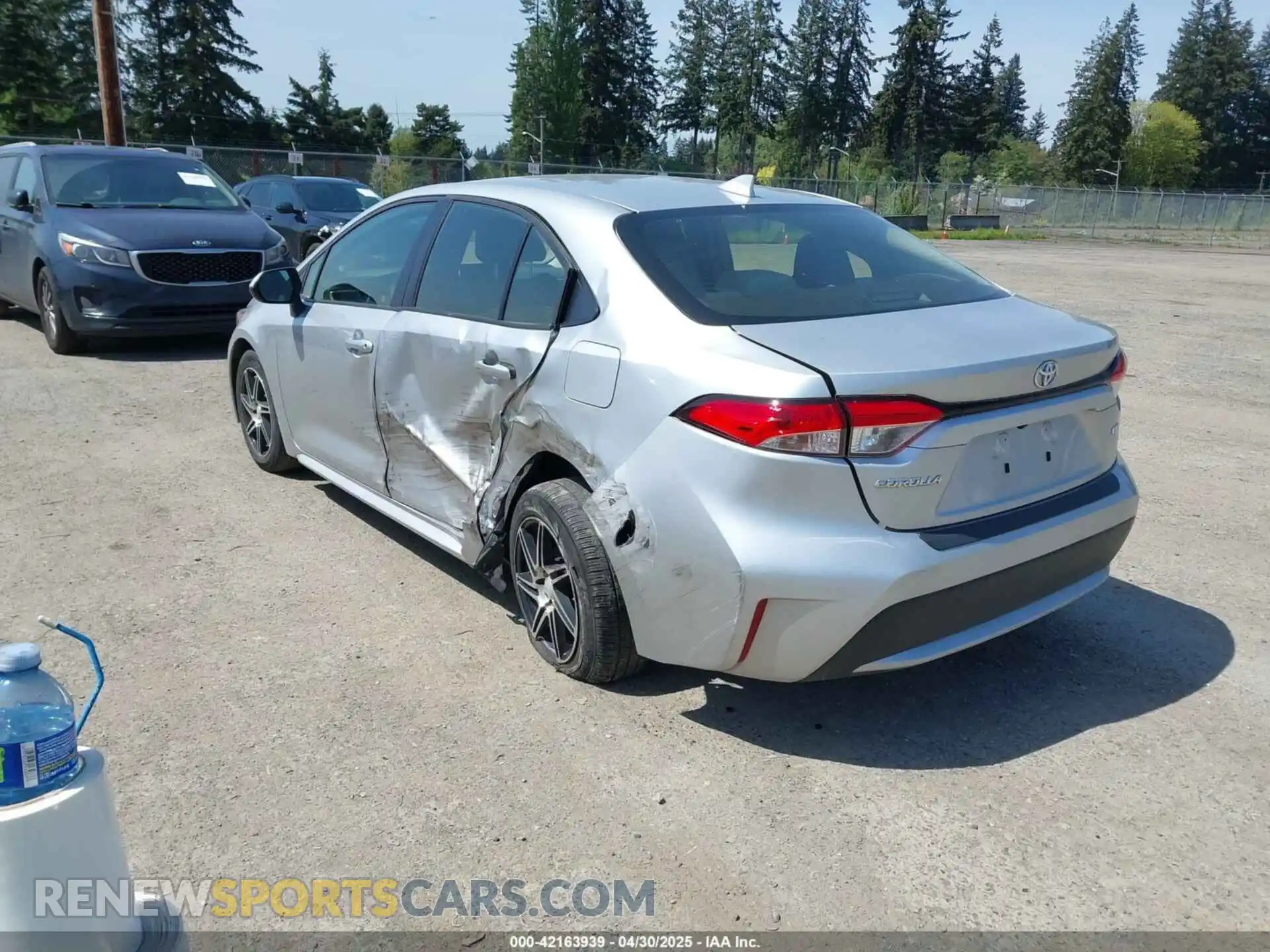 3 Photograph of a damaged car JTDEPRAE4LJ024042 TOYOTA COROLLA 2020