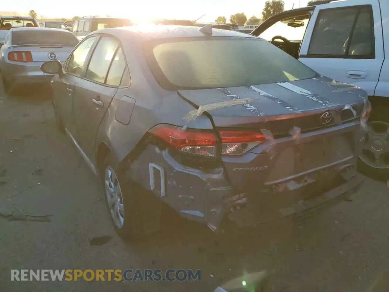 3 Photograph of a damaged car JTDEPRAE5LJ006262 TOYOTA COROLLA 2020