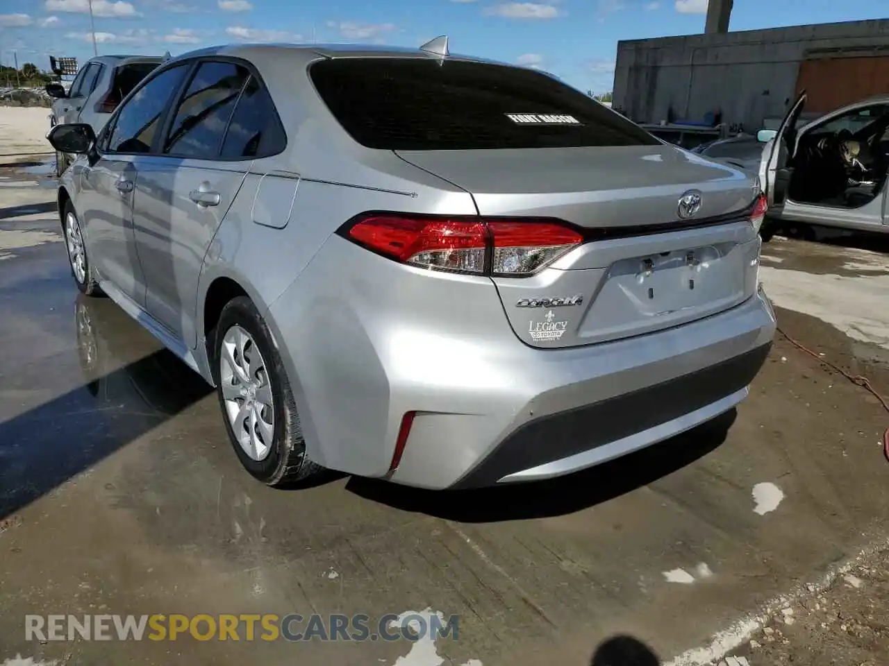 3 Photograph of a damaged car JTDEPRAE6LJ077034 TOYOTA COROLLA 2020