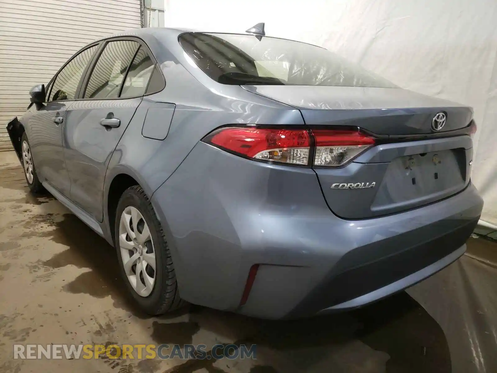 3 Photograph of a damaged car JTDEPRAE7LJ043880 TOYOTA COROLLA 2020