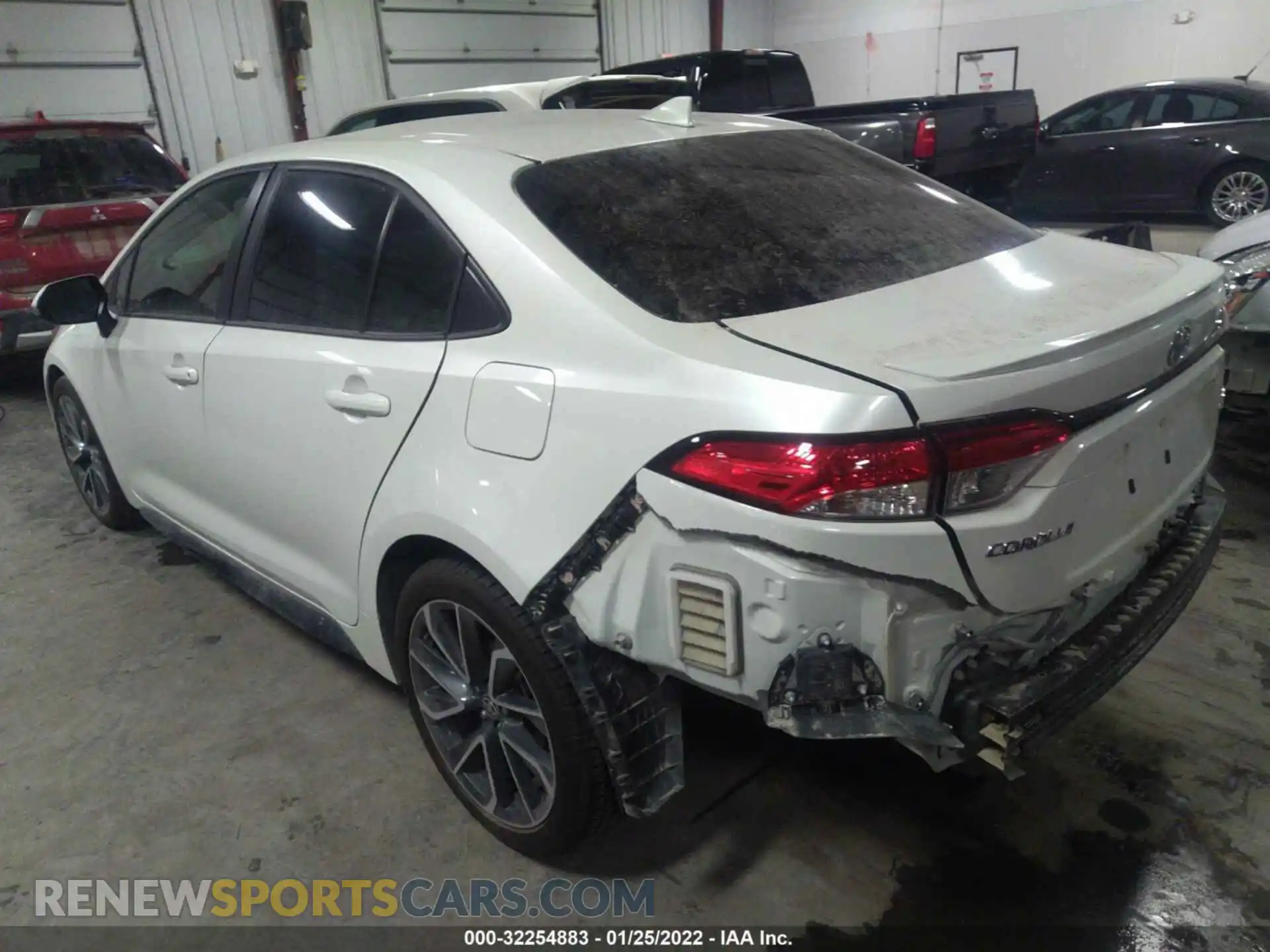 3 Photograph of a damaged car JTDP4RCE5LJ008690 TOYOTA COROLLA 2020