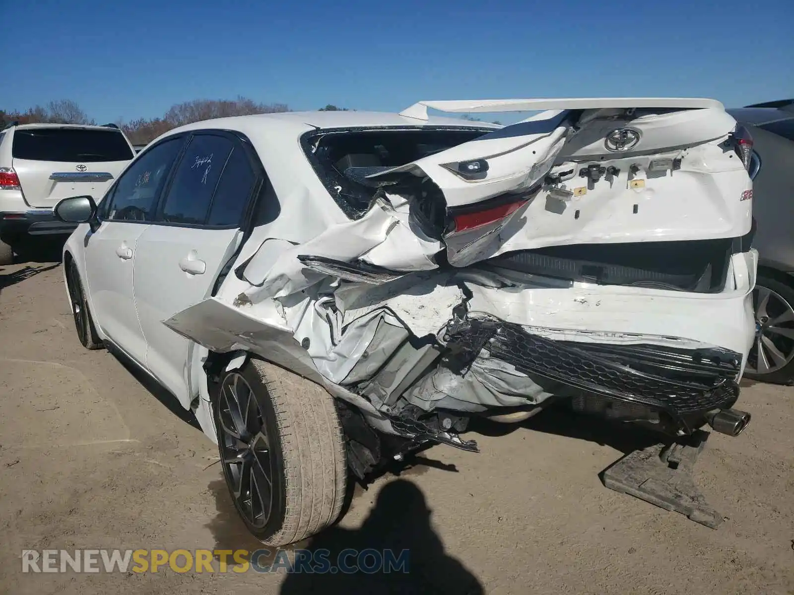 3 Photograph of a damaged car JTDS4RCE7LJ037618 TOYOTA COROLLA 2020