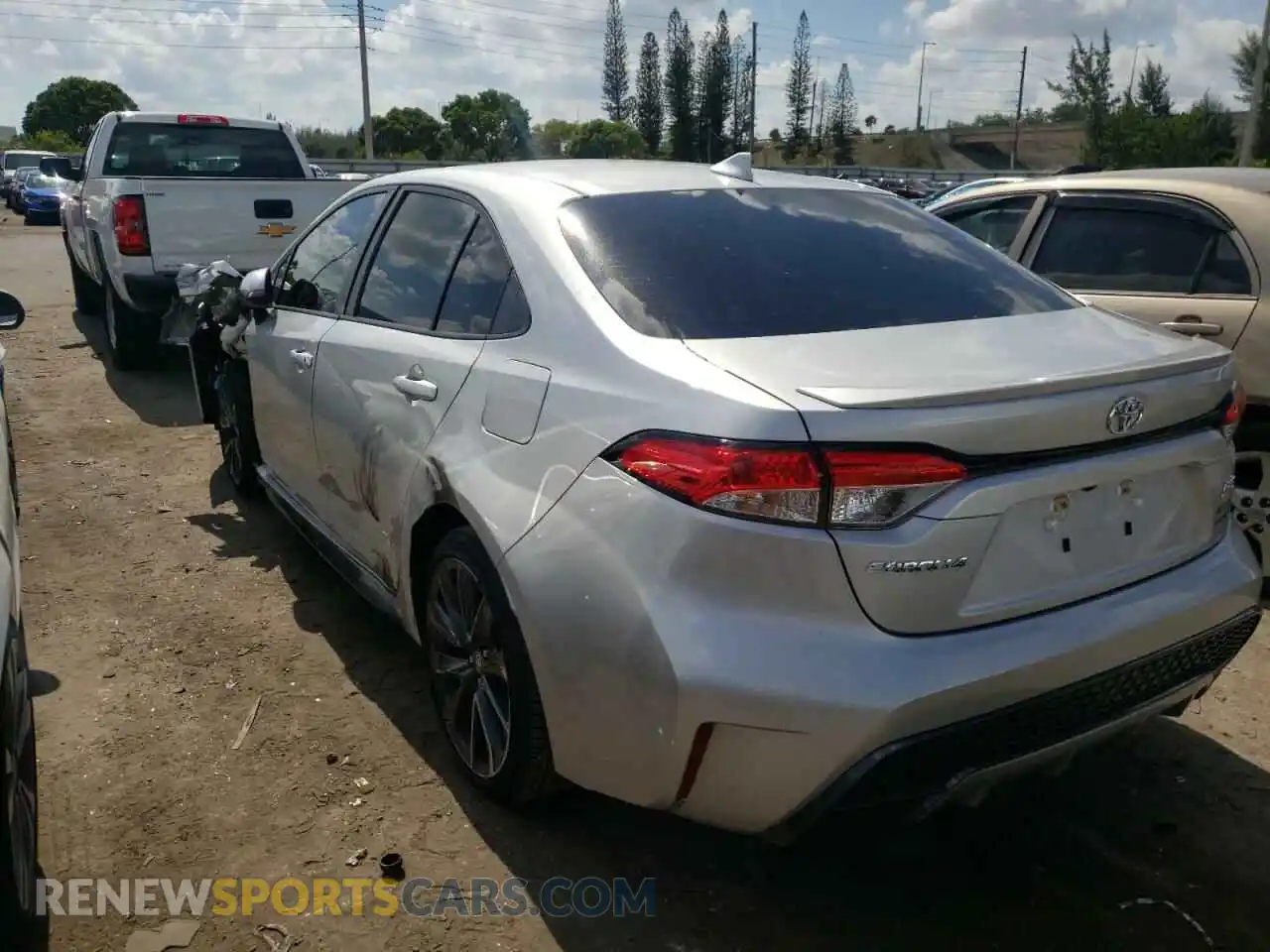 3 Photograph of a damaged car JTDS4RCE9LJ017788 TOYOTA COROLLA 2020
