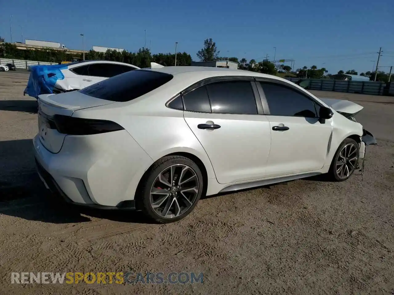 3 Photograph of a damaged car JTDS4RCEXLJ028122 TOYOTA COROLLA 2020