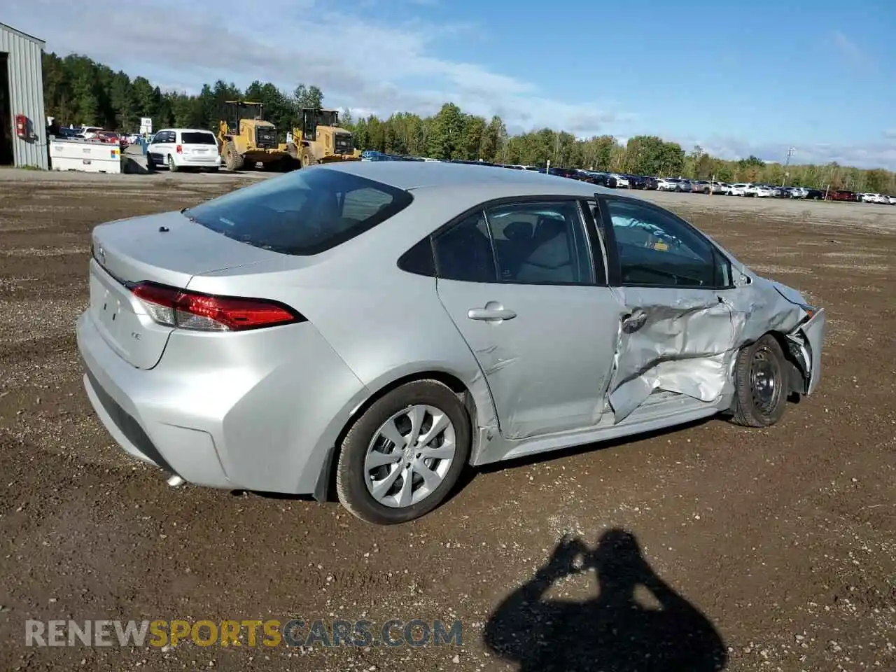 3 fotografías del automóvil dañado 5YFBPMBE6MP241061 TOYOTA COROLLA 2021