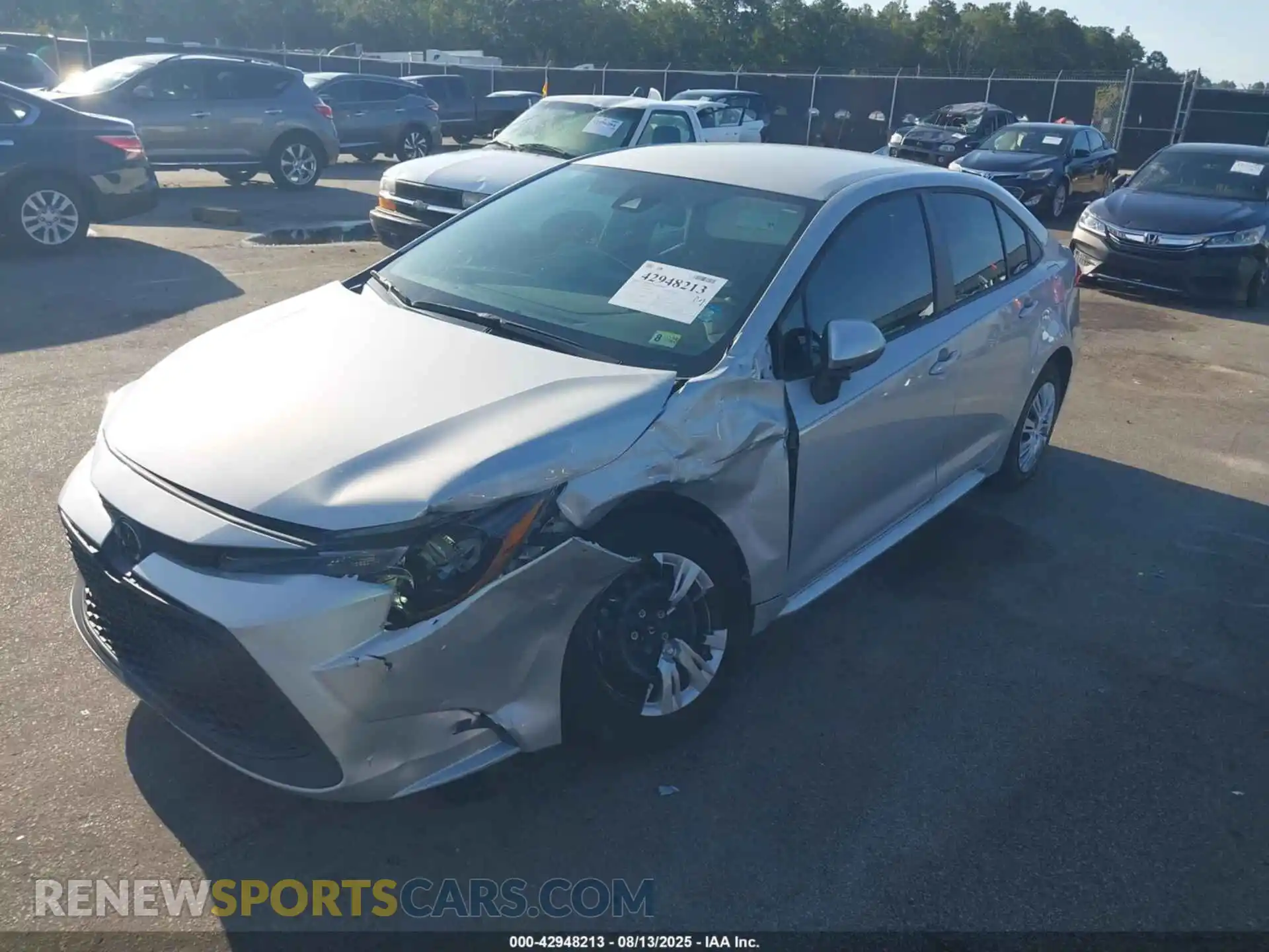 2 fotografías del automóvil dañado 5YFDPMAE5MP270481 TOYOTA COROLLA 2021