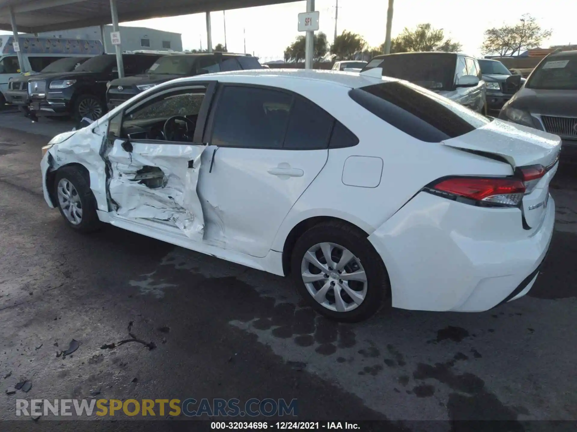 3 Photograph of a damaged car 5YFEPMAE0MP179123 TOYOTA COROLLA 2021