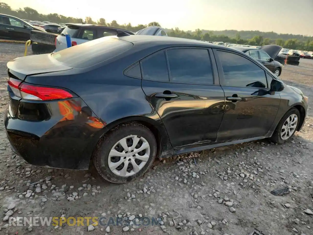 3 Photograph of a damaged car 5YFEPMAE0MP189280 TOYOTA COROLLA 2021