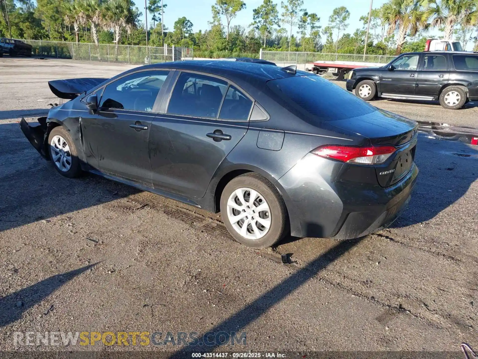 3 Photograph of a damaged car 5YFEPMAE0MP225601 TOYOTA COROLLA 2021