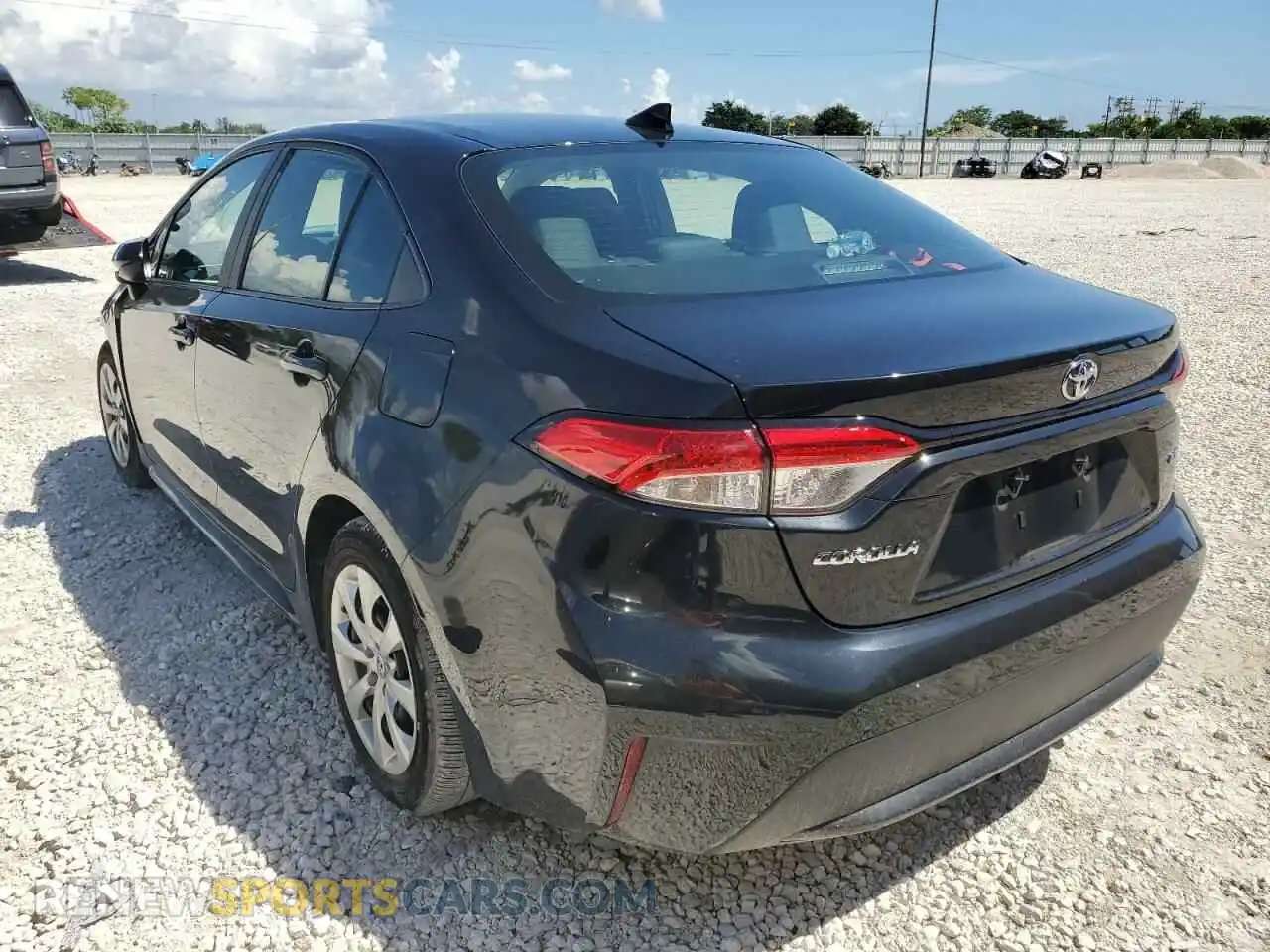 3 fotografías del automóvil dañado 5YFEPMAE0MP228174 TOYOTA COROLLA 2021
