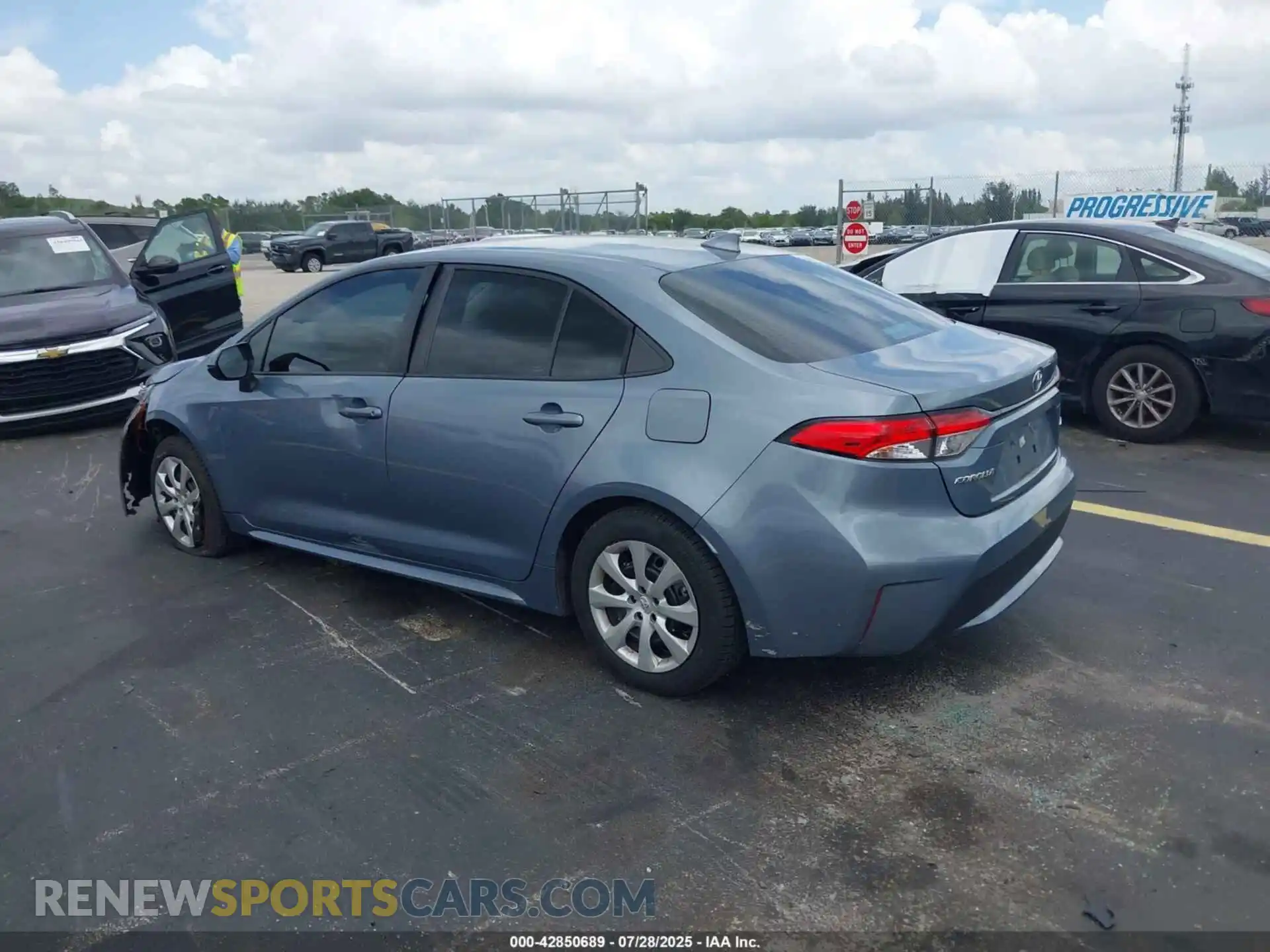 3 Photograph of a damaged car 5YFEPMAE0MP236341 TOYOTA COROLLA 2021