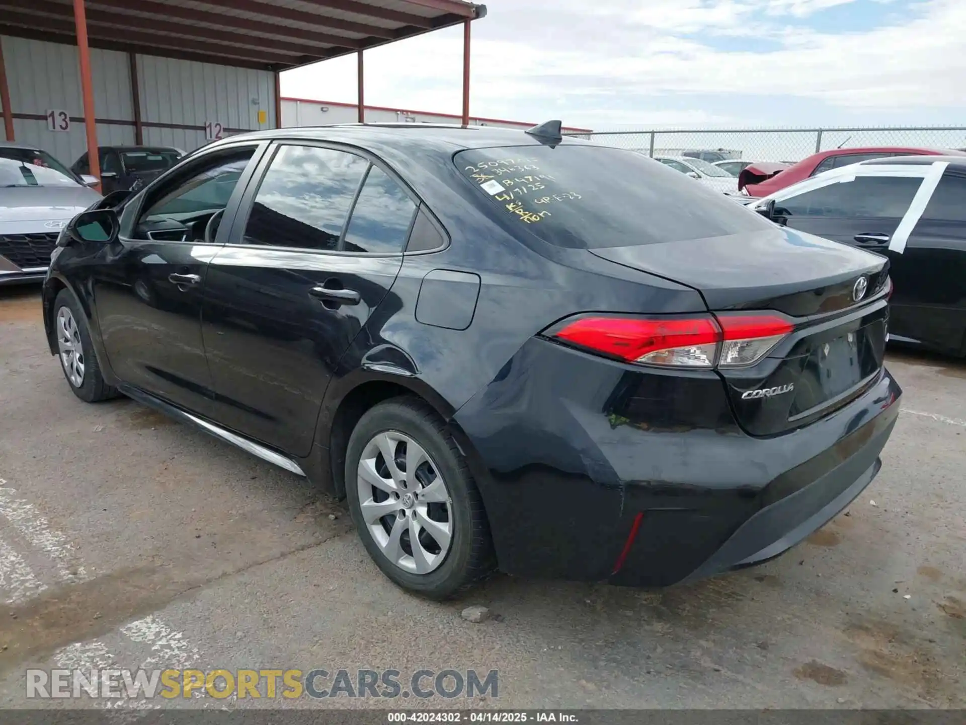 3 Photograph of a damaged car 5YFEPMAE0MP253723 TOYOTA COROLLA 2021