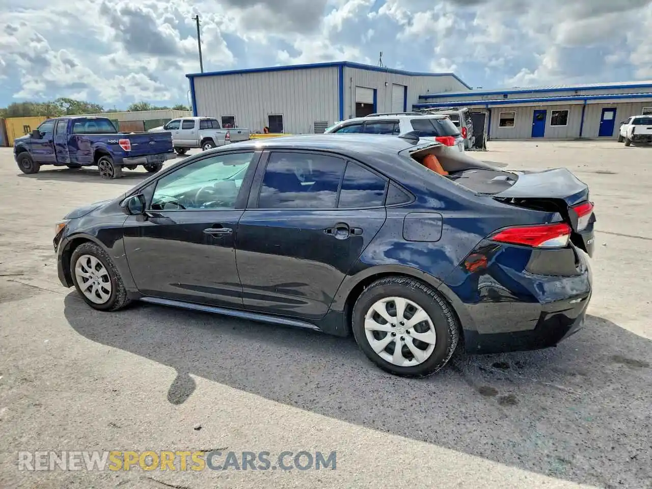 2 fotografías del automóvil dañado 5YFEPMAE0MP259912 TOYOTA COROLLA 2021