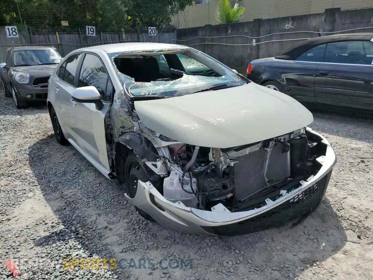 1 Photograph of a damaged car 5YFEPMAE0MP260154 TOYOTA COROLLA 2021