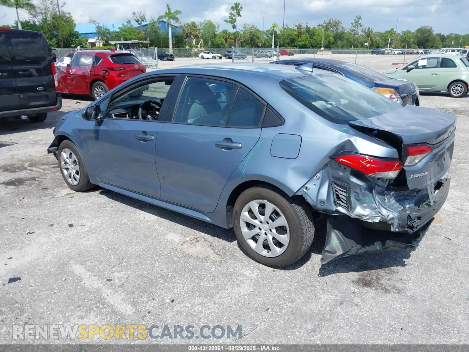 3 fotografías del automóvil dañado 5YFEPMAE0MP266326 TOYOTA COROLLA 2021