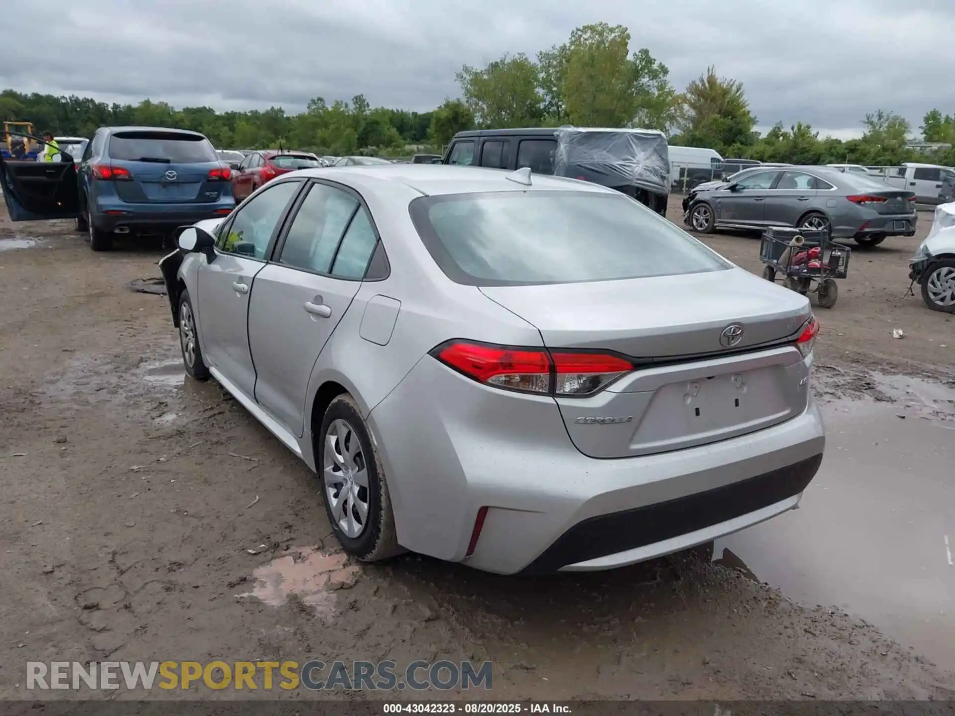 3 Photograph of a damaged car 5YFEPMAE1MP161794 TOYOTA COROLLA 2021