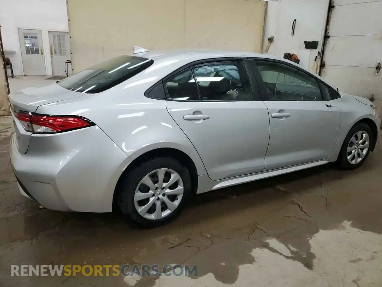 3 Photograph of a damaged car 5YFEPMAE1MP184072 TOYOTA COROLLA 2021